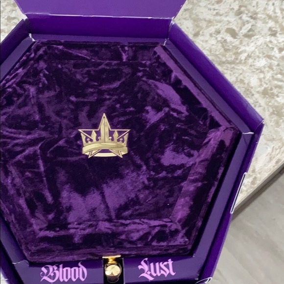 Jeffrey star blood list eyeshadow palette - Picture 4 of 8